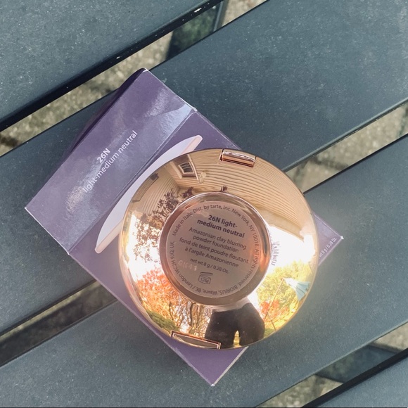 💕Amazonian clay blurring powder foundation💕 - Picture 3 of 4